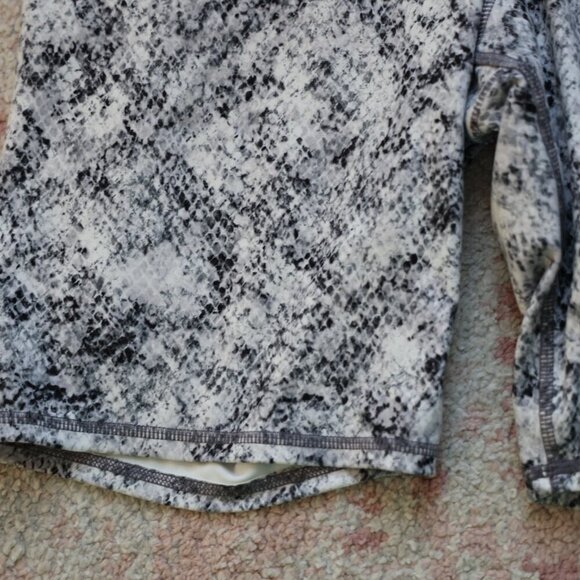 Gap Bike Shorts - Picture 2 of 5